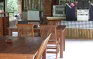 Bar, Kafe dan Lounge 7 Tegal Jero Homestay