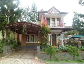 Luar Bangunan Villa Kota Bunga Violet