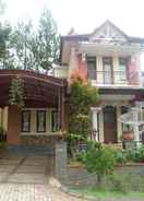 EXTERIOR_BUILDING Villa Kota Bunga Violet