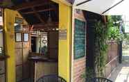 บาร์ คาเฟ่ และเลานจ์ 4 Lala Panzi Bed and Breakfast