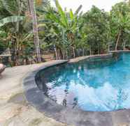 Swimming Pool 2 Villa Mangga