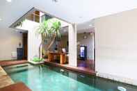 Swimming Pool M Suite Lippo Karawaci