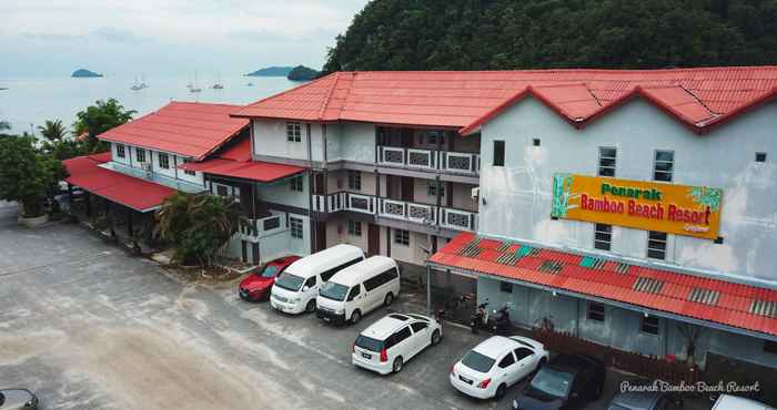 ภายนอกอาคาร Penarak Bamboo Beach Motel