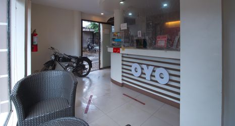 ロビー 2 OYO 655 Mambaling Pension House