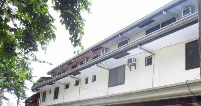 Luar Bangunan Wendy's Apartelle