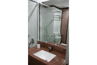 In-room Bathroom HIG Hotel