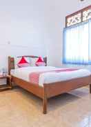 BEDROOM OYO 1741 Komala Indah Cottages