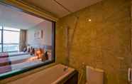 In-room Bathroom 6 Muong Thanh Grand Da Nang Hotel