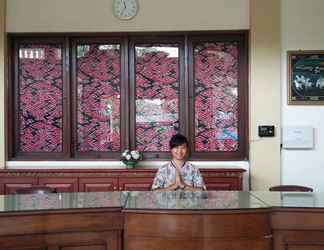 Lobby 2 Hotel Museum Batik