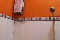 In-room Bathroom Homestay Kamaran Dekat BNS 1