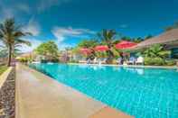 สระว่ายน้ำ Sea Coco Resort