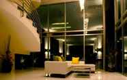 Lobi 4 Seven Place Executive Residence