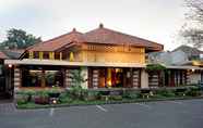 Exterior 3 Hotel Bumi Asih Gedung Sate Bandung