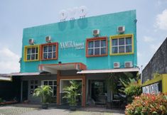 외관 3 OYO 441 Namira Hotel Syariah