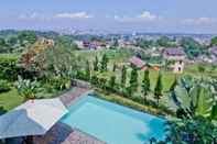 Swimming Pool Rumah Teras Pavilion Guesthouse