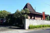 Exterior Rumah Teras Jogja Guesthouse