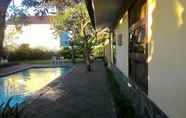 Exterior 7 Rumah Teras Jogja Guesthouse