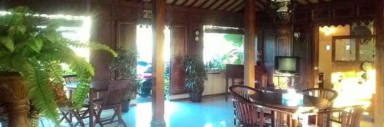 Lobby Rumah Teras Jogja Guesthouse