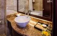 In-room Bathroom 7 Nhat Ha 2 Hotel