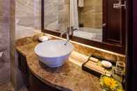 In-room Bathroom Nhat Ha 2 Hotel