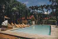 Swimming Pool Hibiscus Garden Inn
