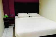 Bedroom Lovensia Hotel Sorong