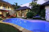 Swimming Pool Villa Cantik