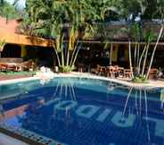 Kolam Renang 2 Baanplaidoi Resort