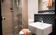 In-room Bathroom 6 KL Guest Hotel
