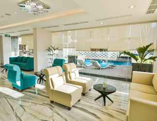 Lobby 2 Golden Tulip Essential Tangerang