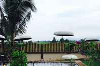 Kolam Renang Bann Chompu Resort