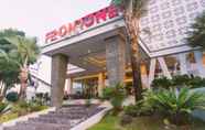 Bên ngoài 6 Front One Hotel Pamekasan Madura