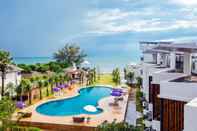 Kolam Renang Saint Tropez Beach Resort Hotel