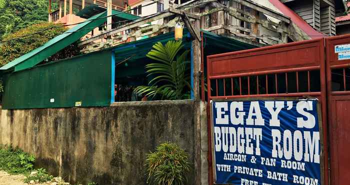 Exterior Egay's Budget Rooms