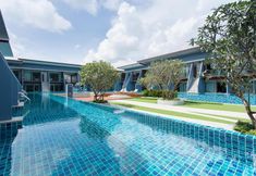 สระว่ายน้ำ 2 The Phu Beach Hotel