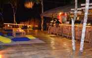 Bar, Kafe dan Lounge 3 Love and Peace Jungle River Resort