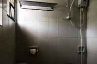 In-room Bathroom Pawikan Hostel