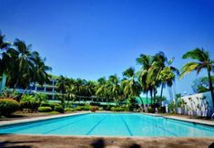 Swimming Pool 7 Luxur Place