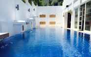 Swimming Pool 6 Niva's Orient Villa