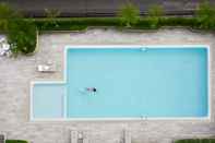 Swimming Pool BU Place Hotel