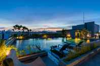 Swimming Pool De Botan Hotel & Residence