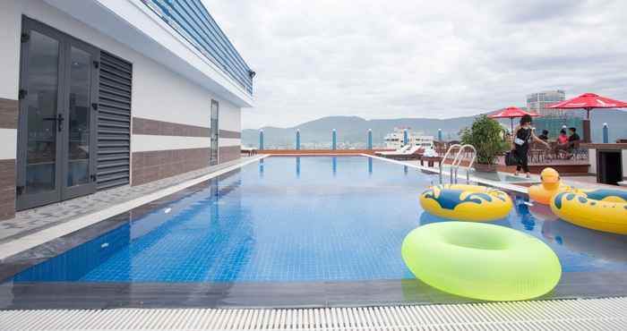Swimming Pool Star Hotel Da Nang