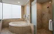 In-room Bathroom 4 Golden Boutique Hotel Kemayoran