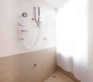 In-room Bathroom 5 Hoa Sen Hotel Da Lat 62