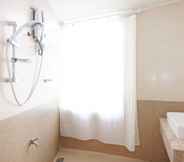 In-room Bathroom 3 Hoa Sen Hotel Da Lat 62