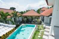 Kolam Renang White Dove Villa