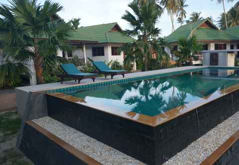 Swimming Pool Baan Nok Suan