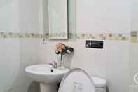 In-room Bathroom Bougenville Stay