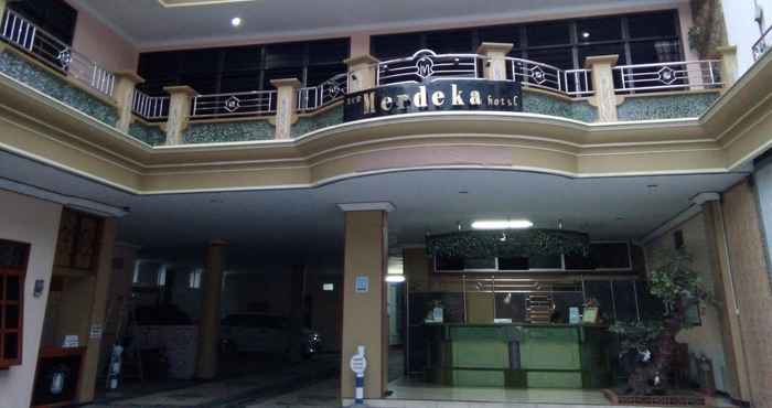 Luar Bangunan Hotel New Merdeka Jember