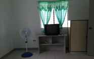 Kamar Tidur 3 Rosita's Cottages with Kitchen II